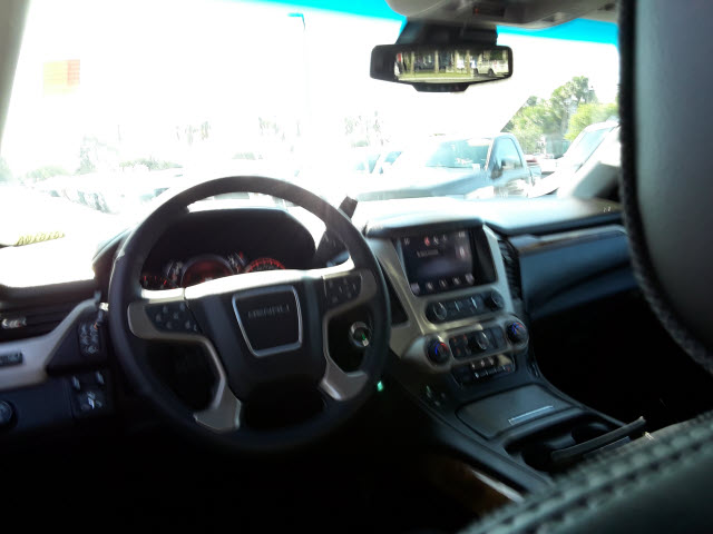 2015 GMC Yukon XL Denali - Photo 10