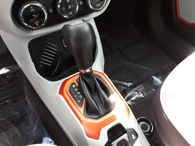2016 Jeep Renegade Latitude - Photo 12