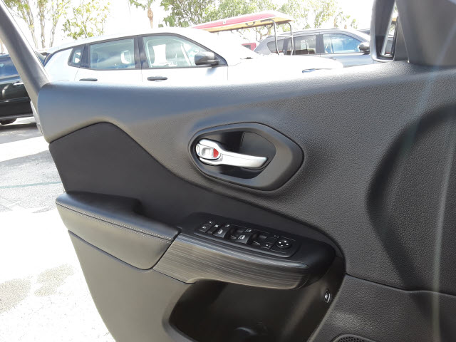 2015 Jeep Cherokee Latitude - Photo 16