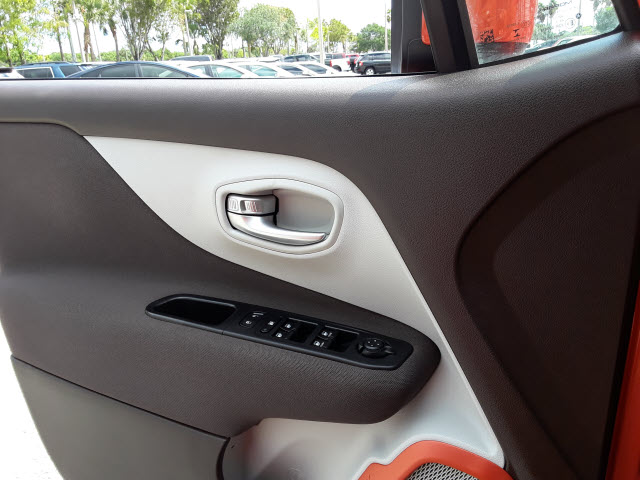 2016 Jeep Renegade Latitude - Photo 16