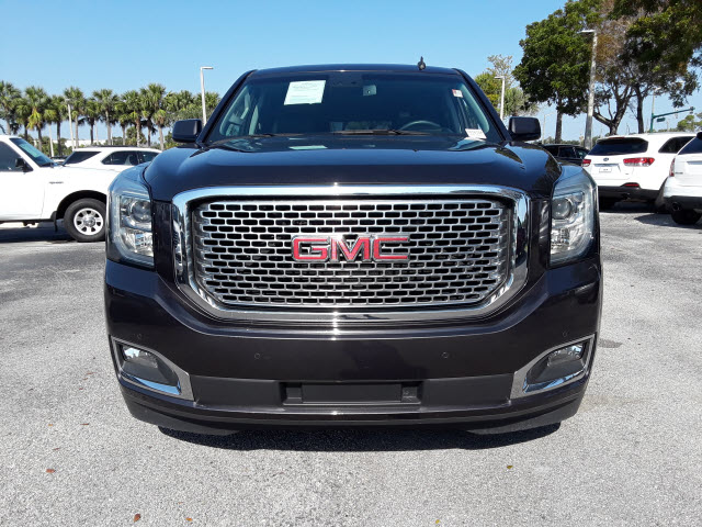 2015 GMC Yukon XL Denali - Photo 2