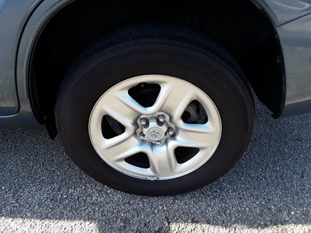 2010 Toyota RAV4 Base - Photo 6