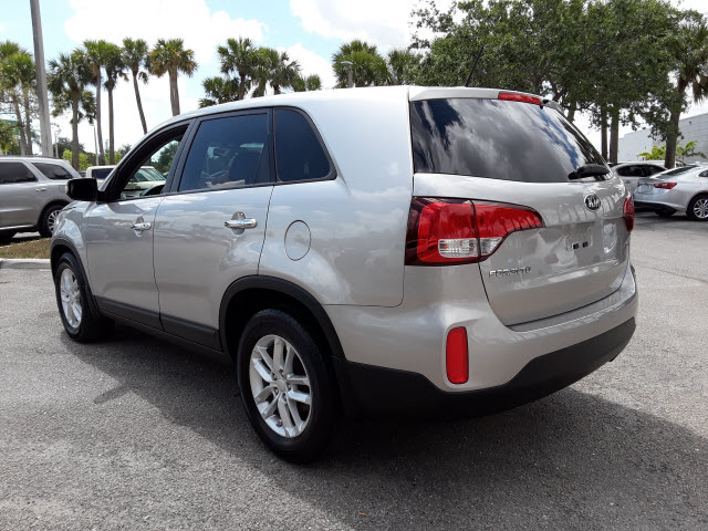 2014 Kia Sorento LX - Photo 7