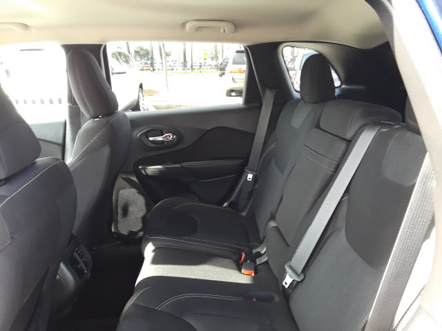 2015 Jeep Cherokee Latitude - Photo 9