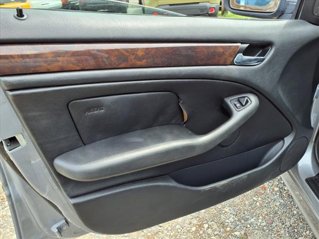 2004 BMW 3 Series 325xi