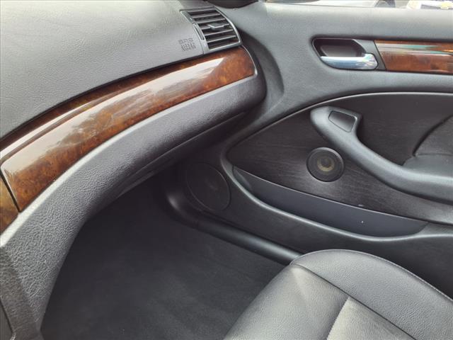 2004 BMW 3 Series 325xi