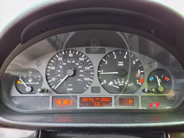 2004 BMW 3 Series 325xi