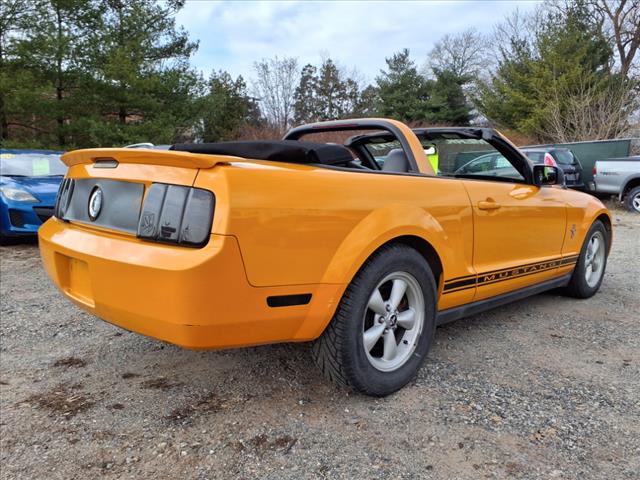 2007 Ford Mustang V6 Deluxe