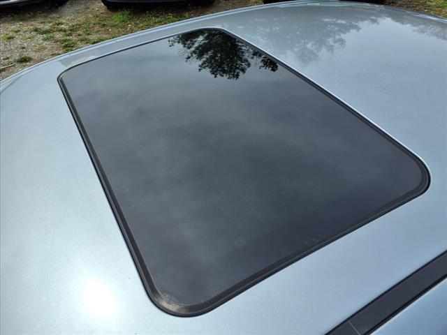 2004 BMW 3 Series 325xi