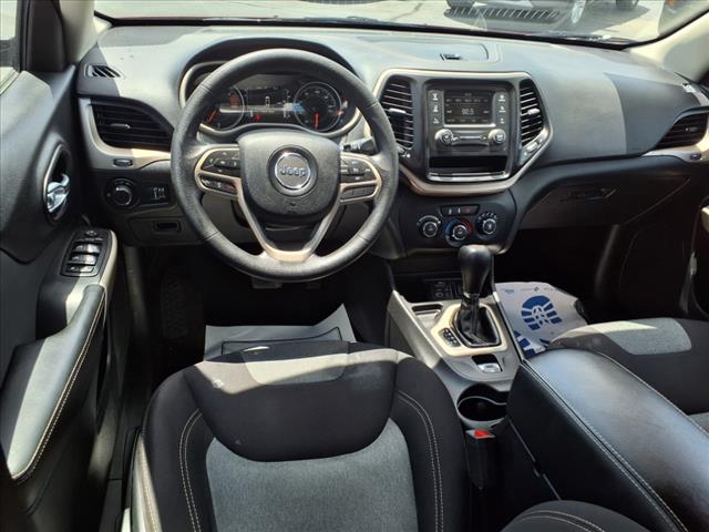 2017 Jeep Cherokee Sport