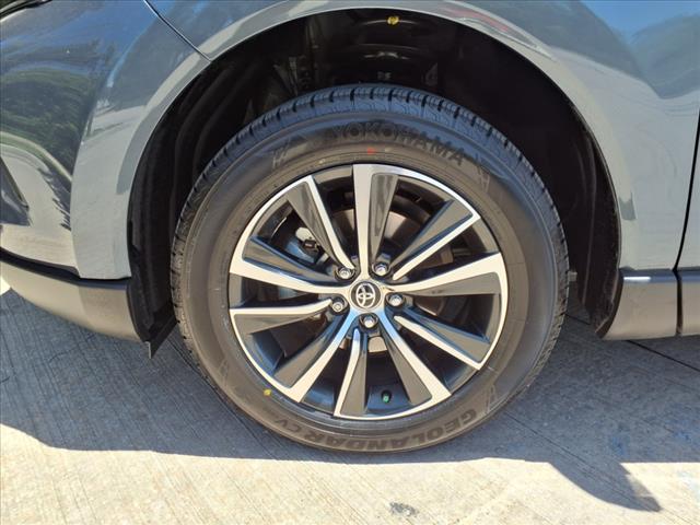 2024 Toyota Venza LE