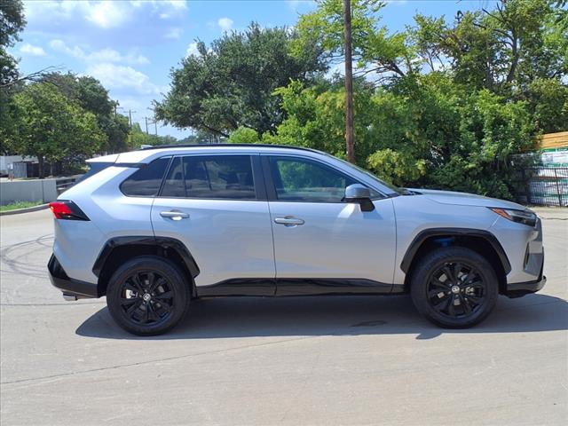 2022 Toyota RAV4 Hybrid SE