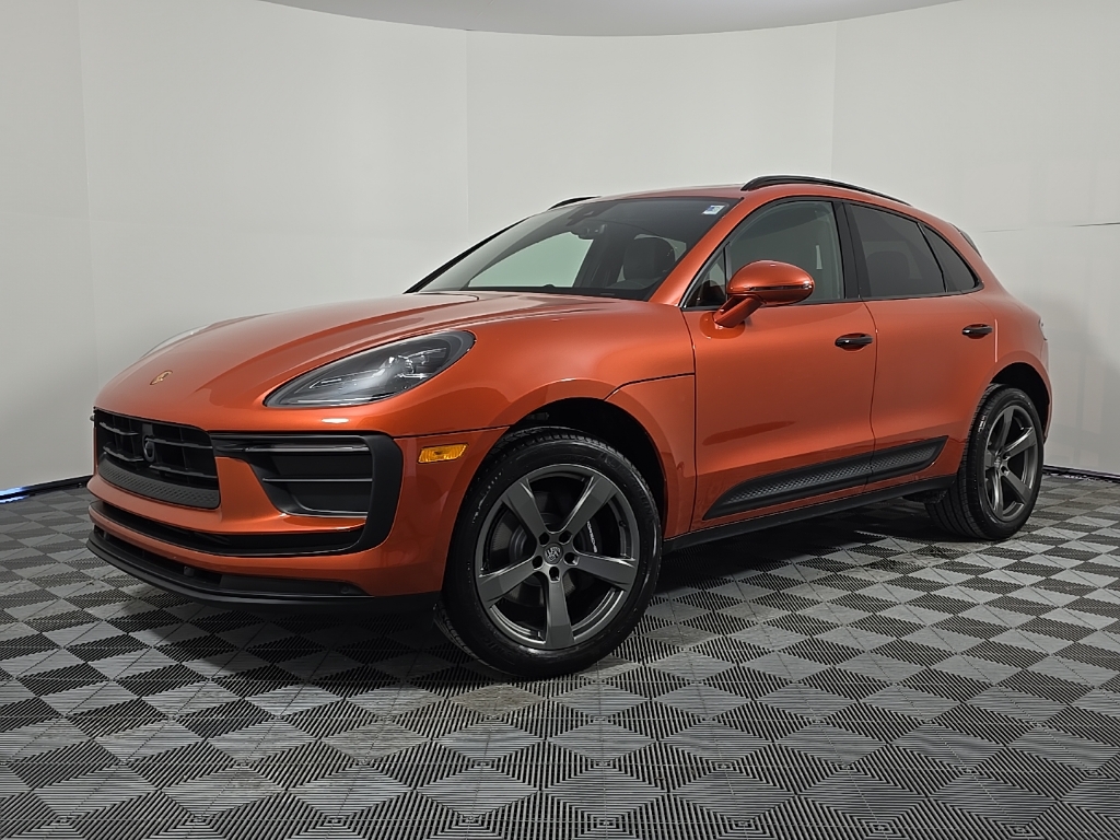 2025 Porsche Macan T