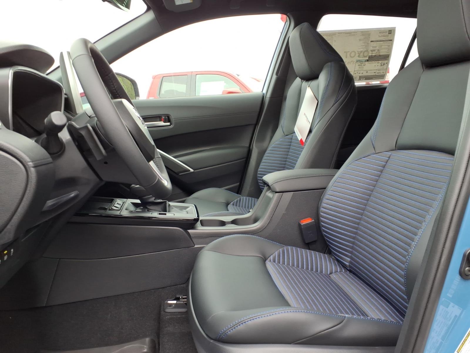ToyotaCorolla Cross Hybrid11