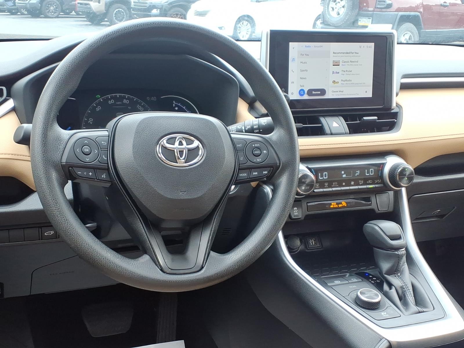 ToyotaRAV4 Hybrid11