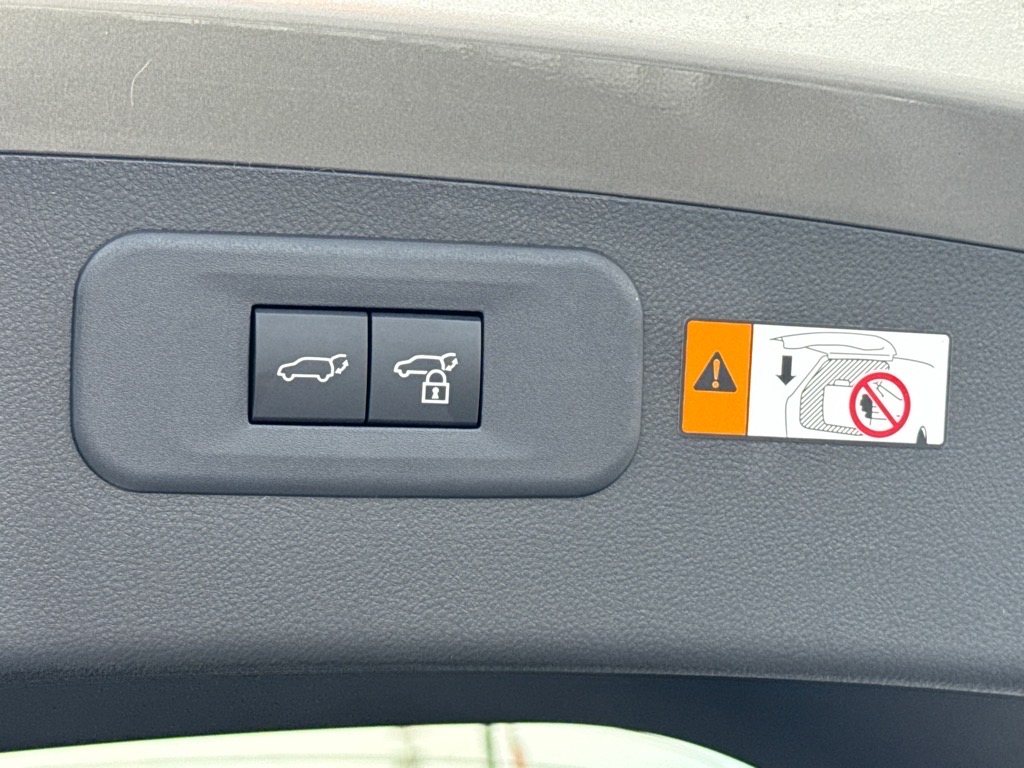 LexusNX 25011