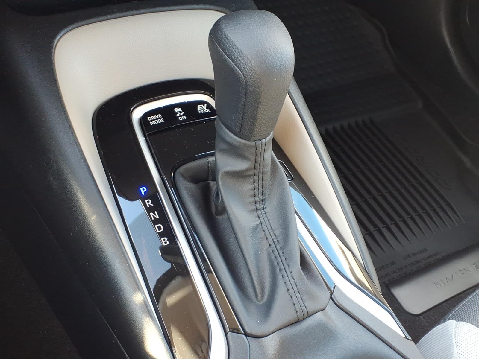 ToyotaCorolla Hybrid12