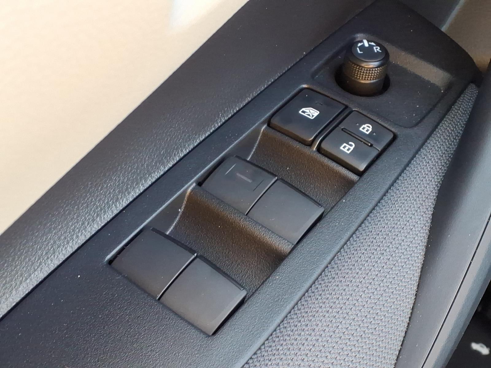 ToyotaCorolla Hybrid13