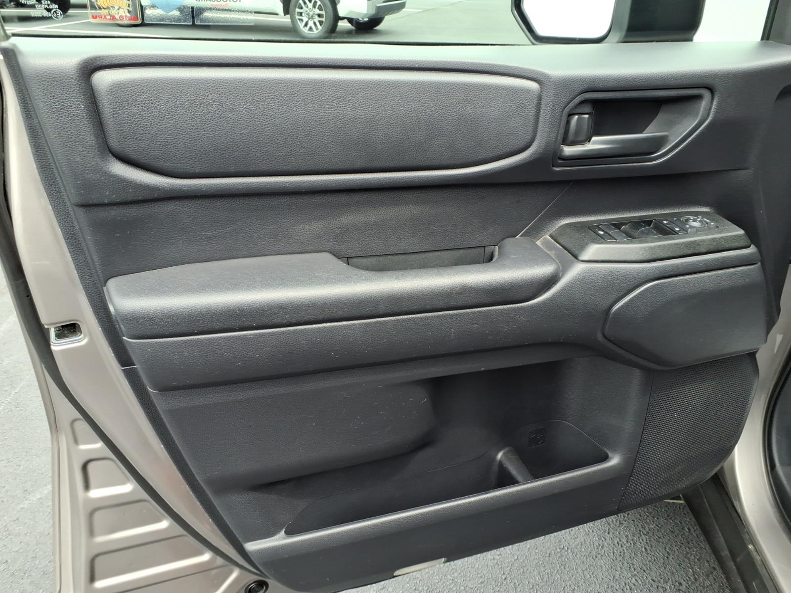 ToyotaLand Cruiser13