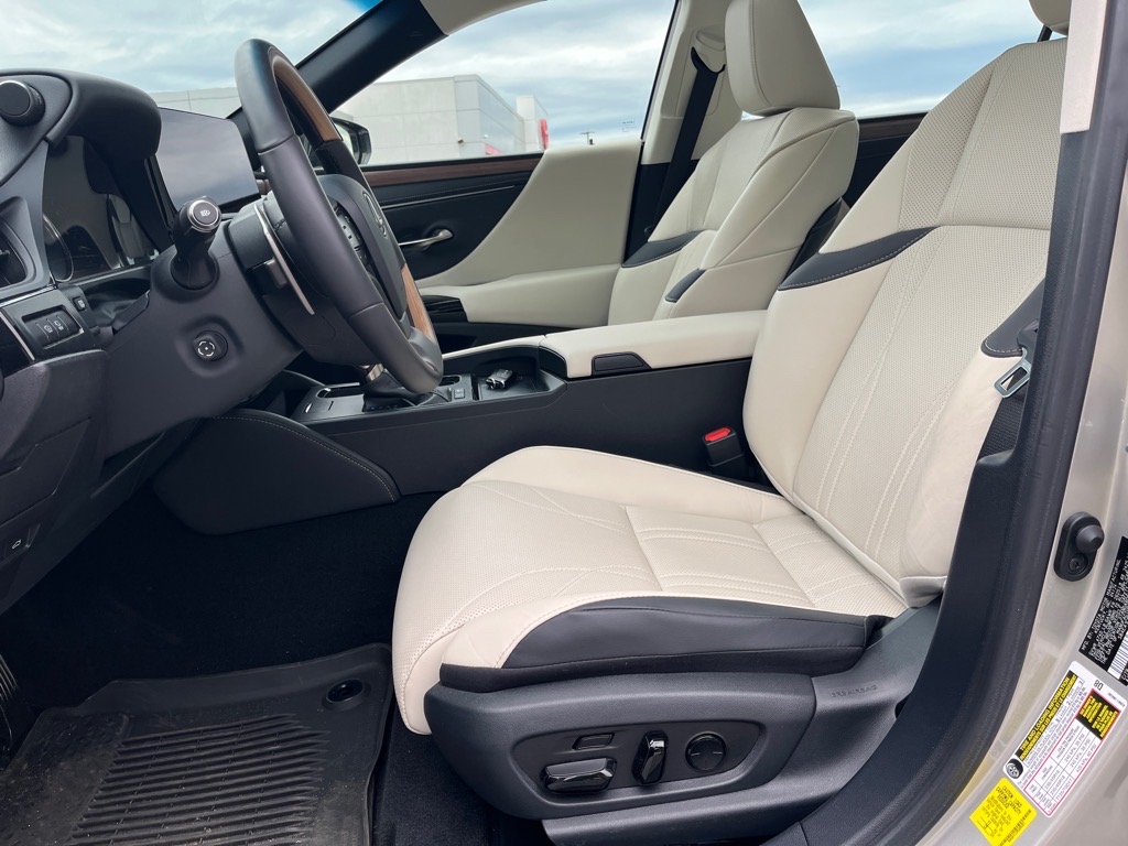 LexusES 300h13