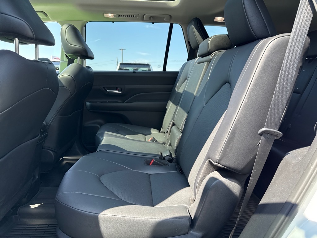 ToyotaGrand Highlander13