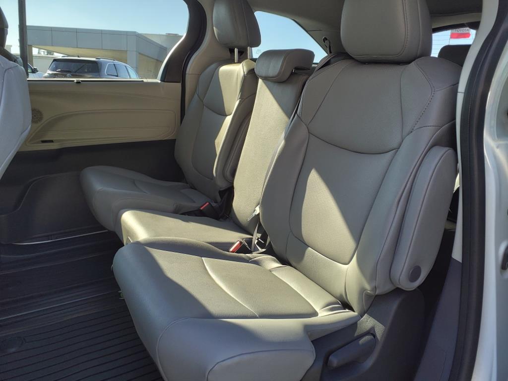 ToyotaSienna13