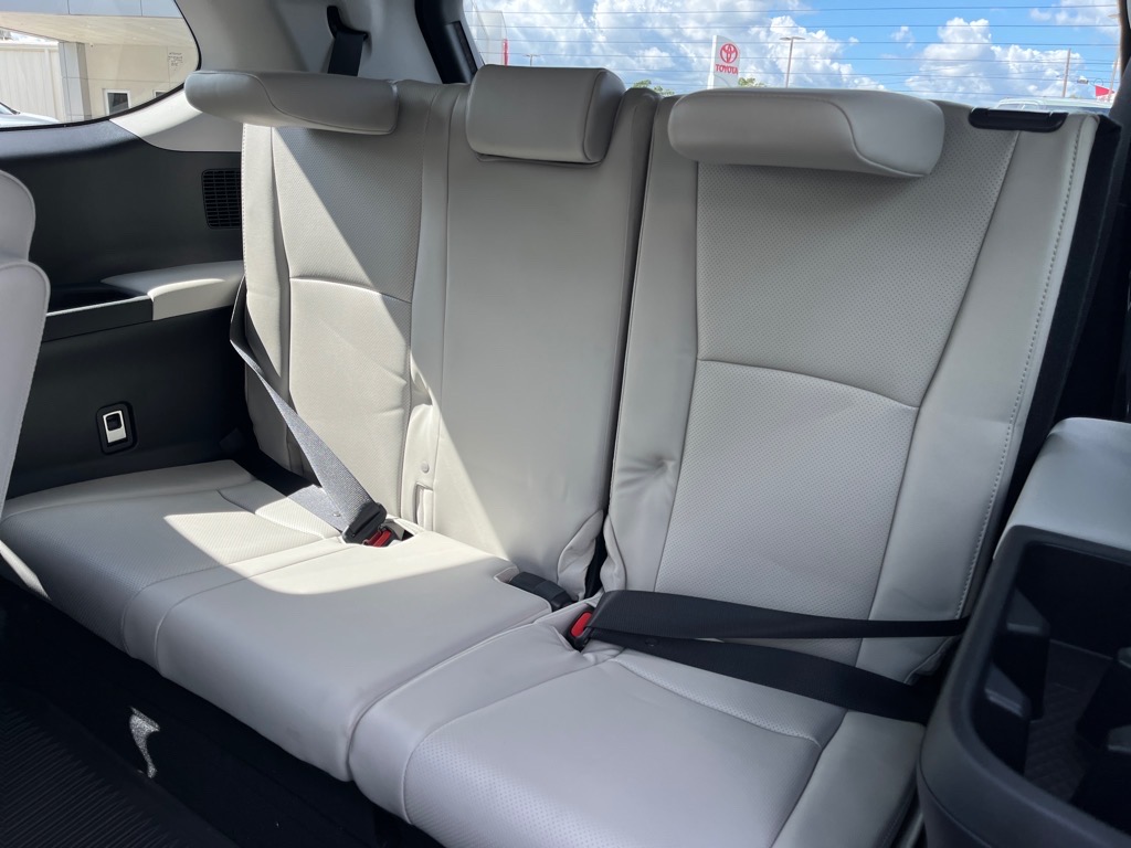 ToyotaGrand Highlander14