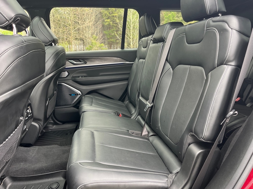 JeepGrand Cherokee L15