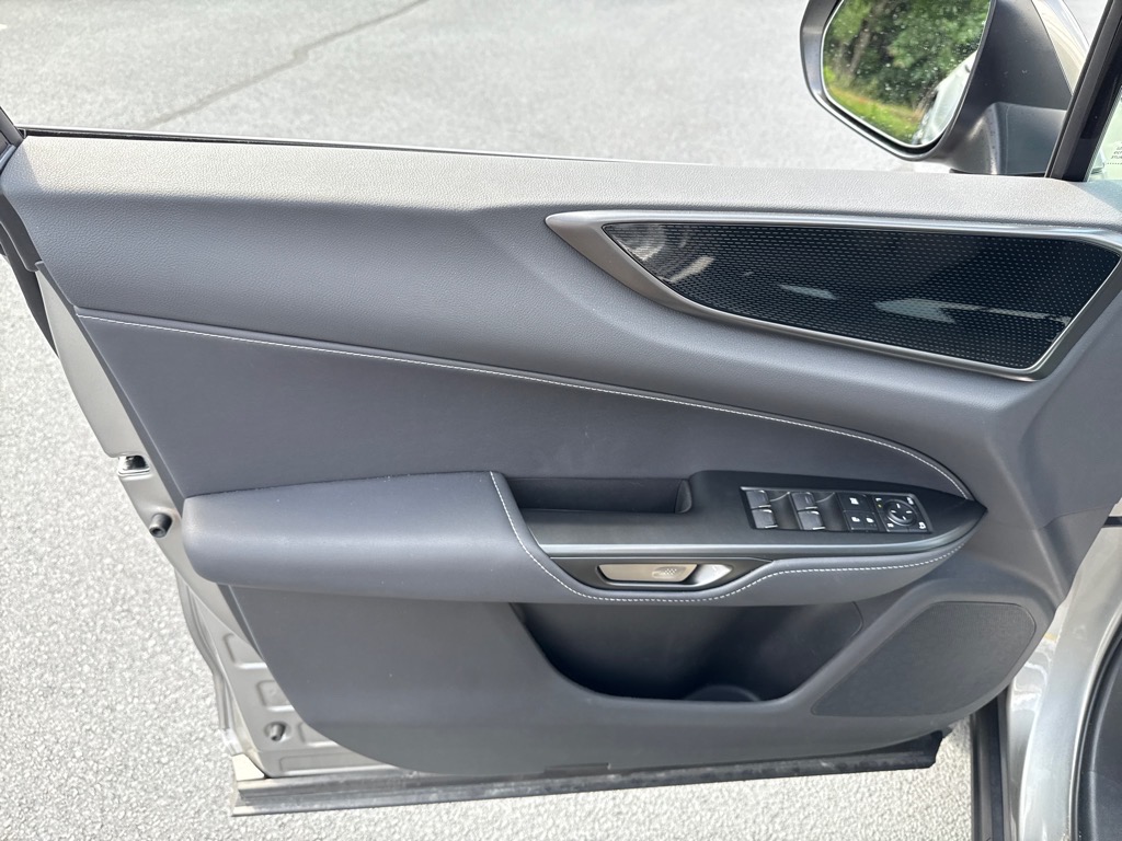 LexusNX 25015