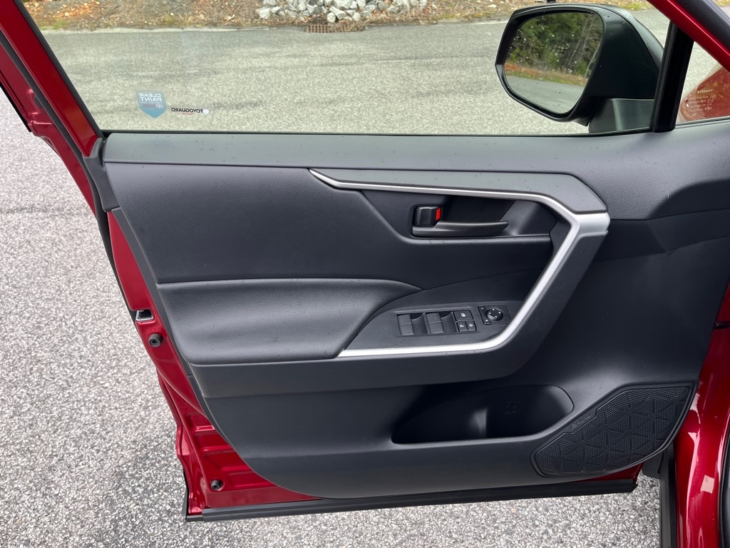 ToyotaRAV4 Hybrid15