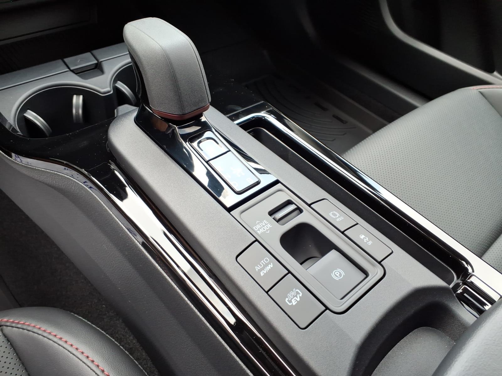 ToyotaPrius Plug-in Hybrid16