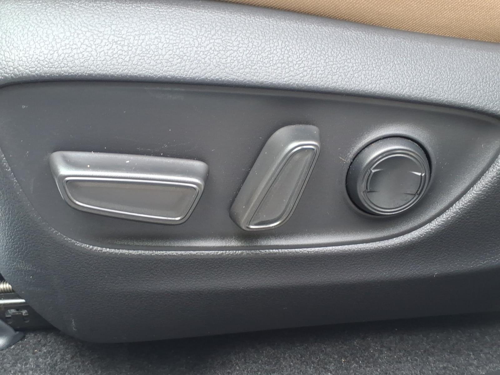 ToyotaRAV4 Hybrid16
