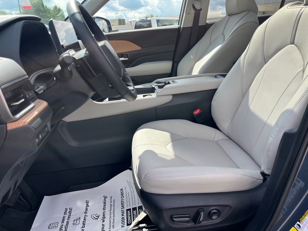 ToyotaGrand Highlander16