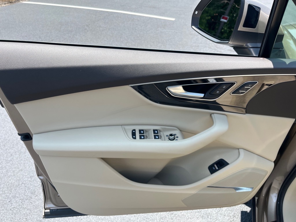 AudiQ716