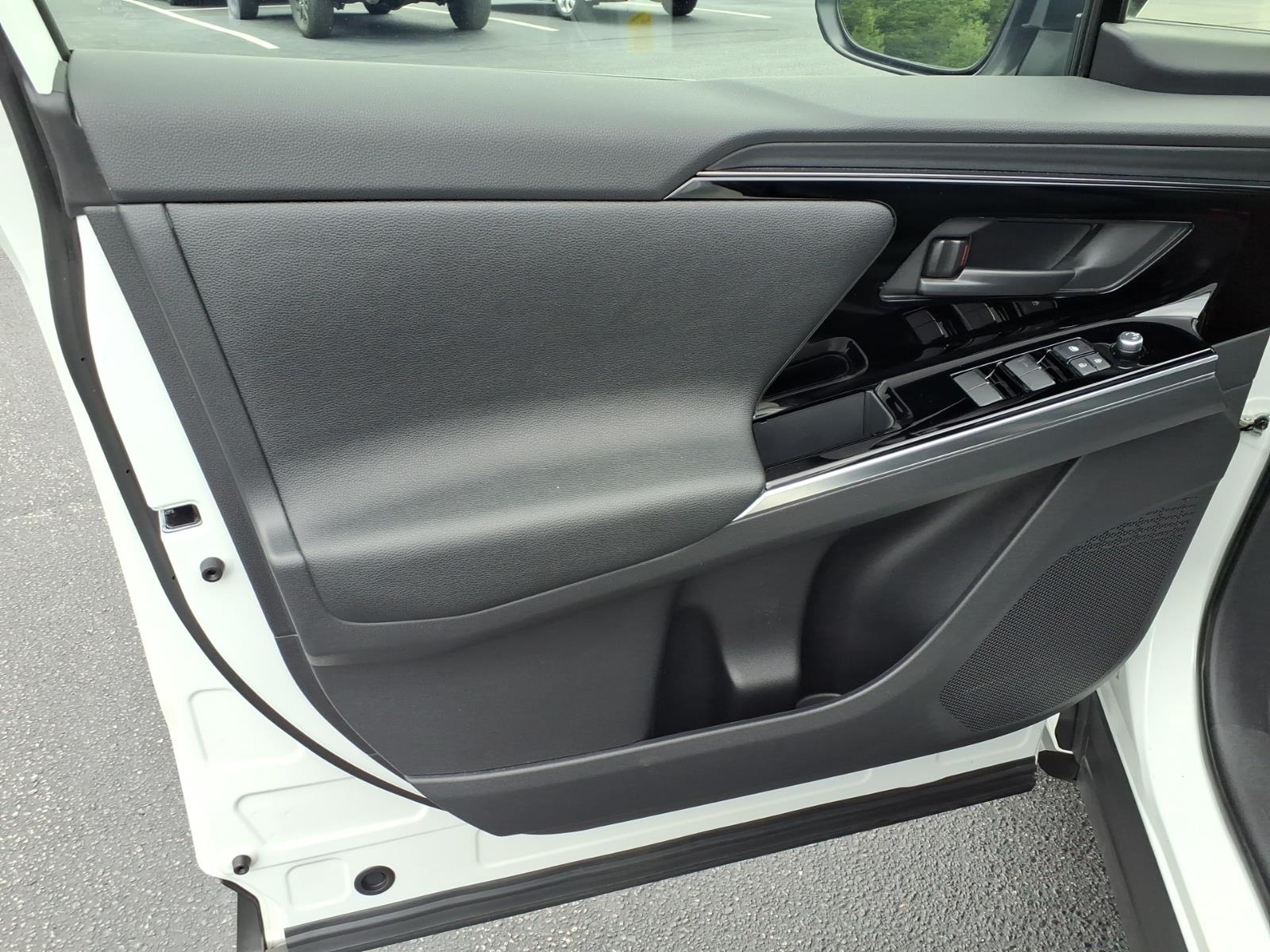 ToyotabZ4X17