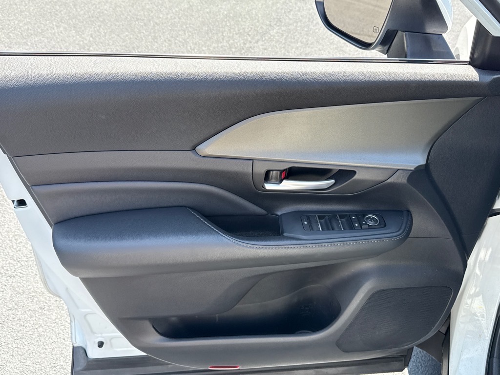 ToyotaGrand Highlander17