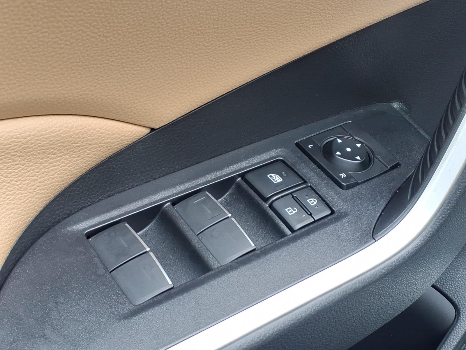 ToyotaRAV4 Hybrid18