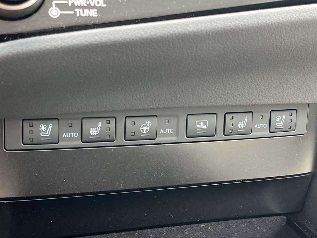 LexusES 300h18