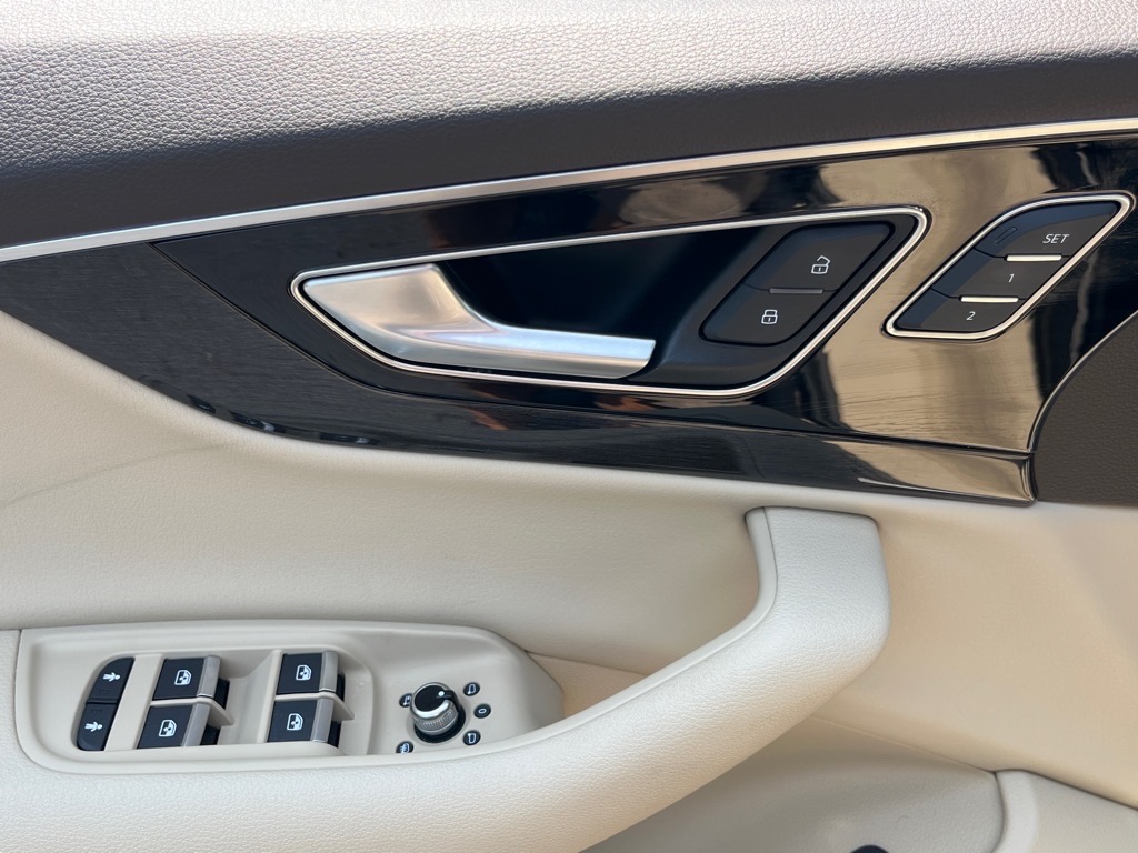 AudiQ718