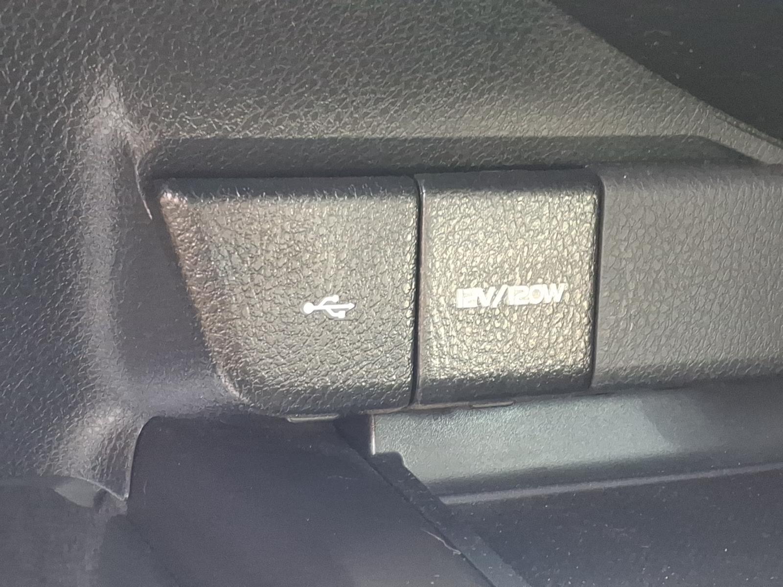 ToyotaCamry Hybrid19