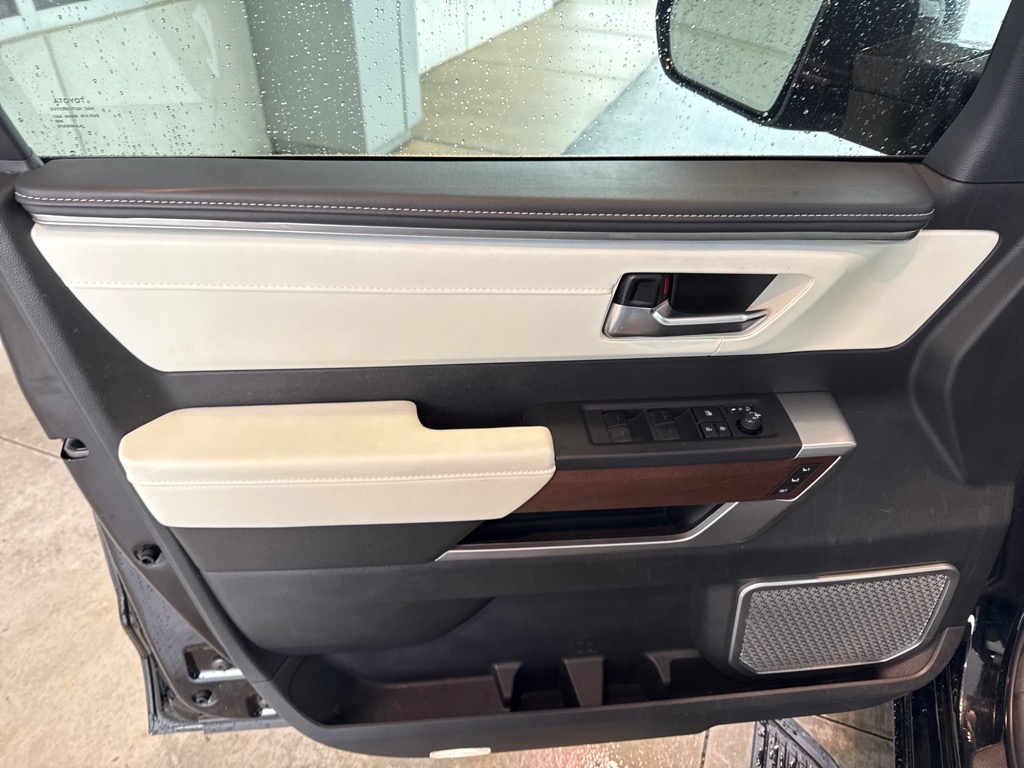 ToyotaSequoia19