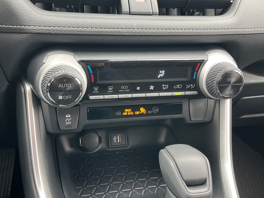 ToyotaRAV4 Hybrid19