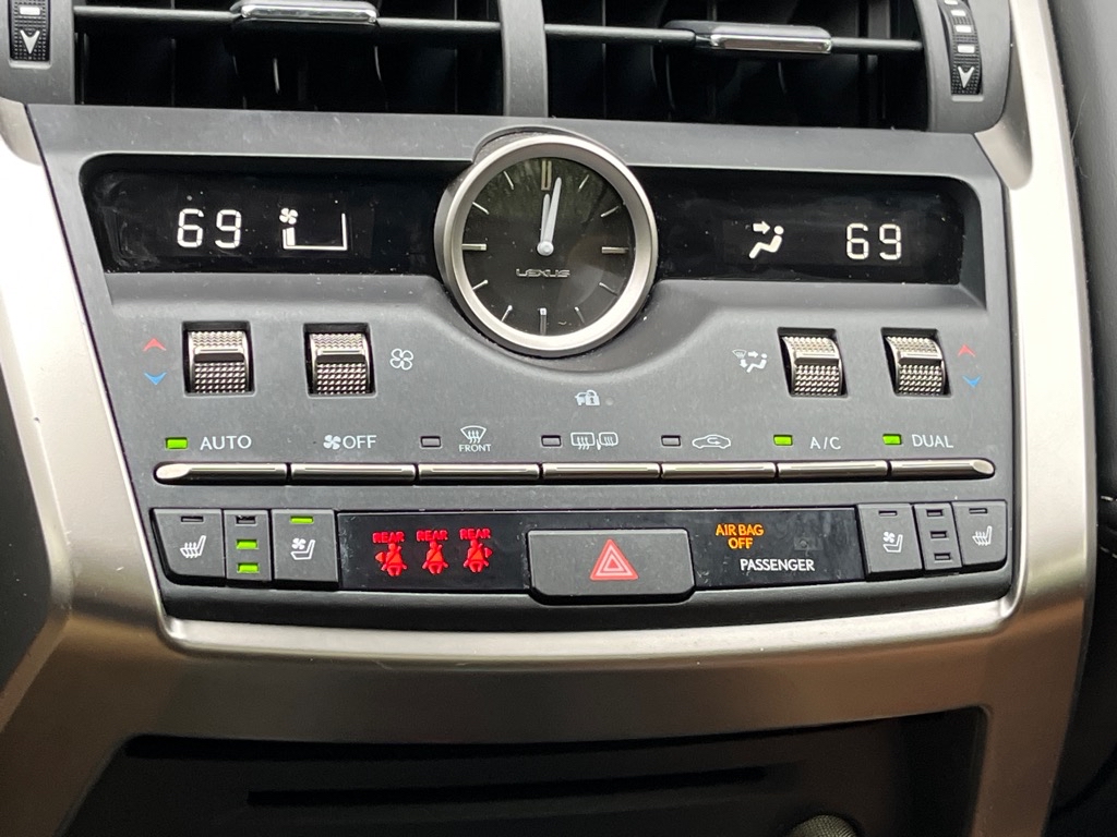 LexusNX 30020