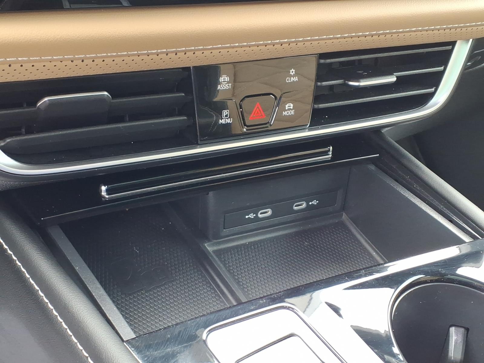 VolkswagenAtlas Cross Sport21