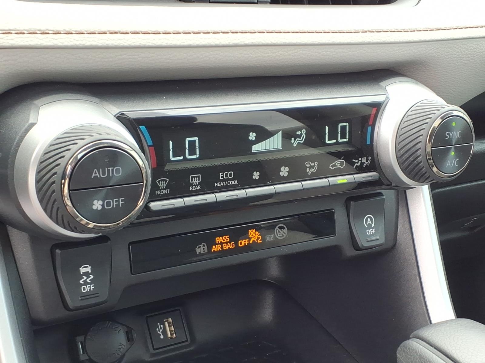 ToyotaRAV421