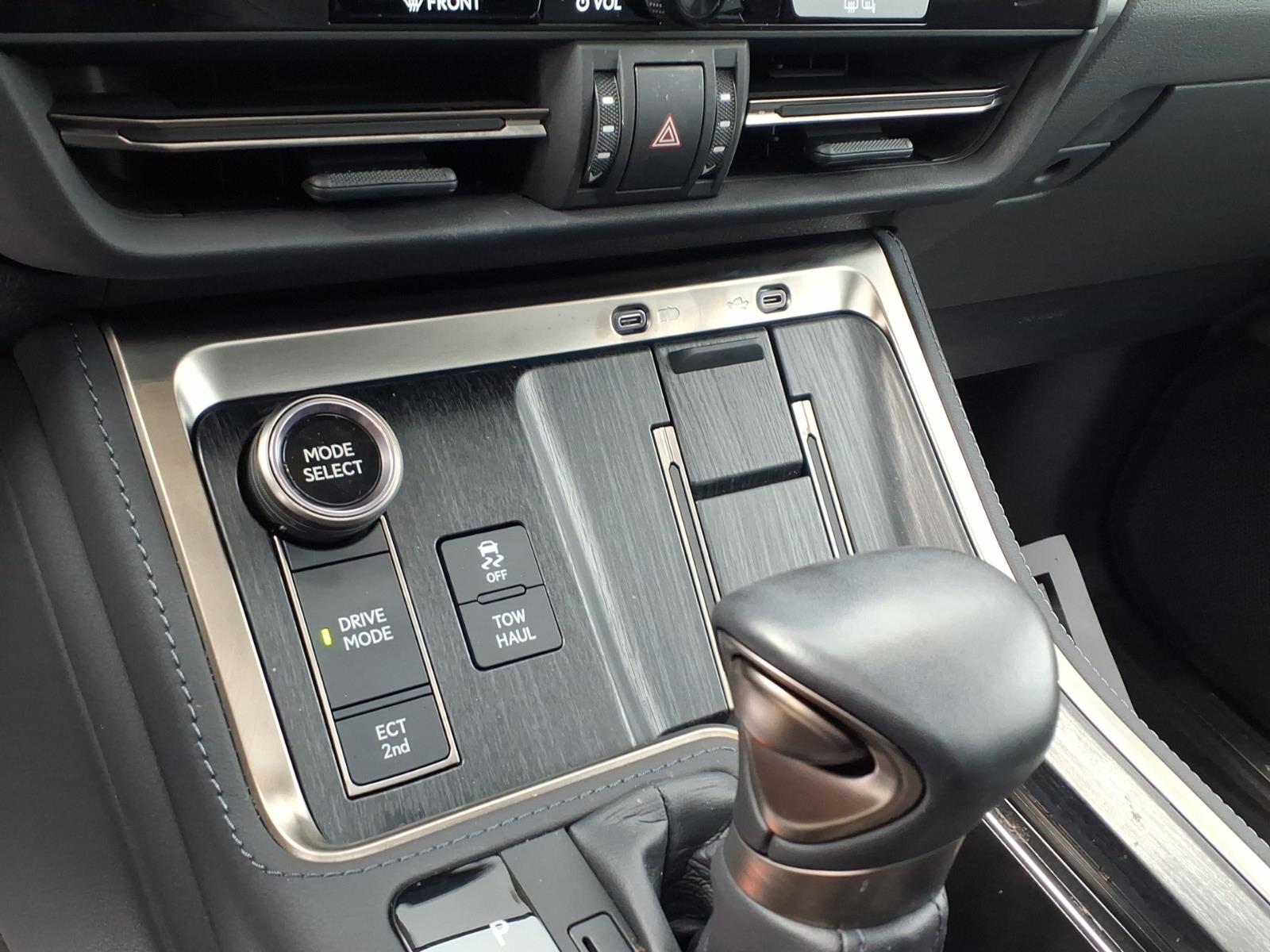 LexusGX 55021