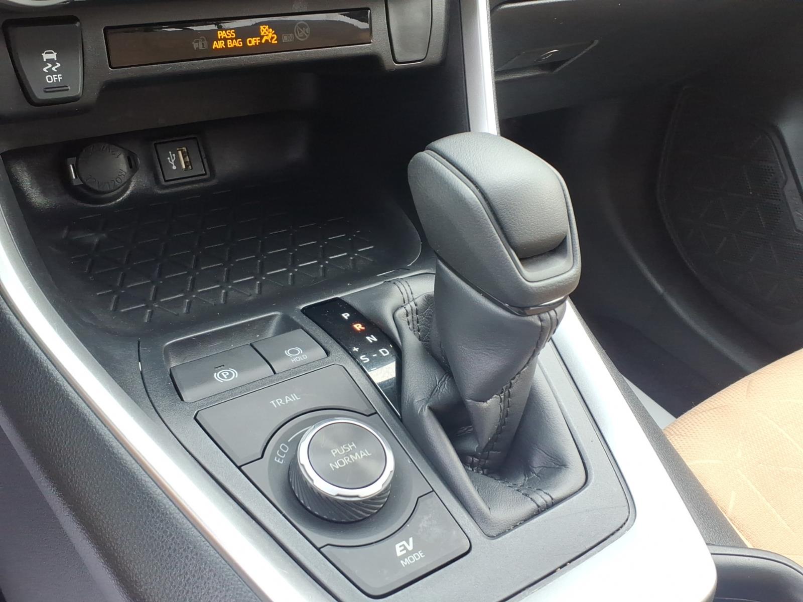 ToyotaRAV4 Hybrid21