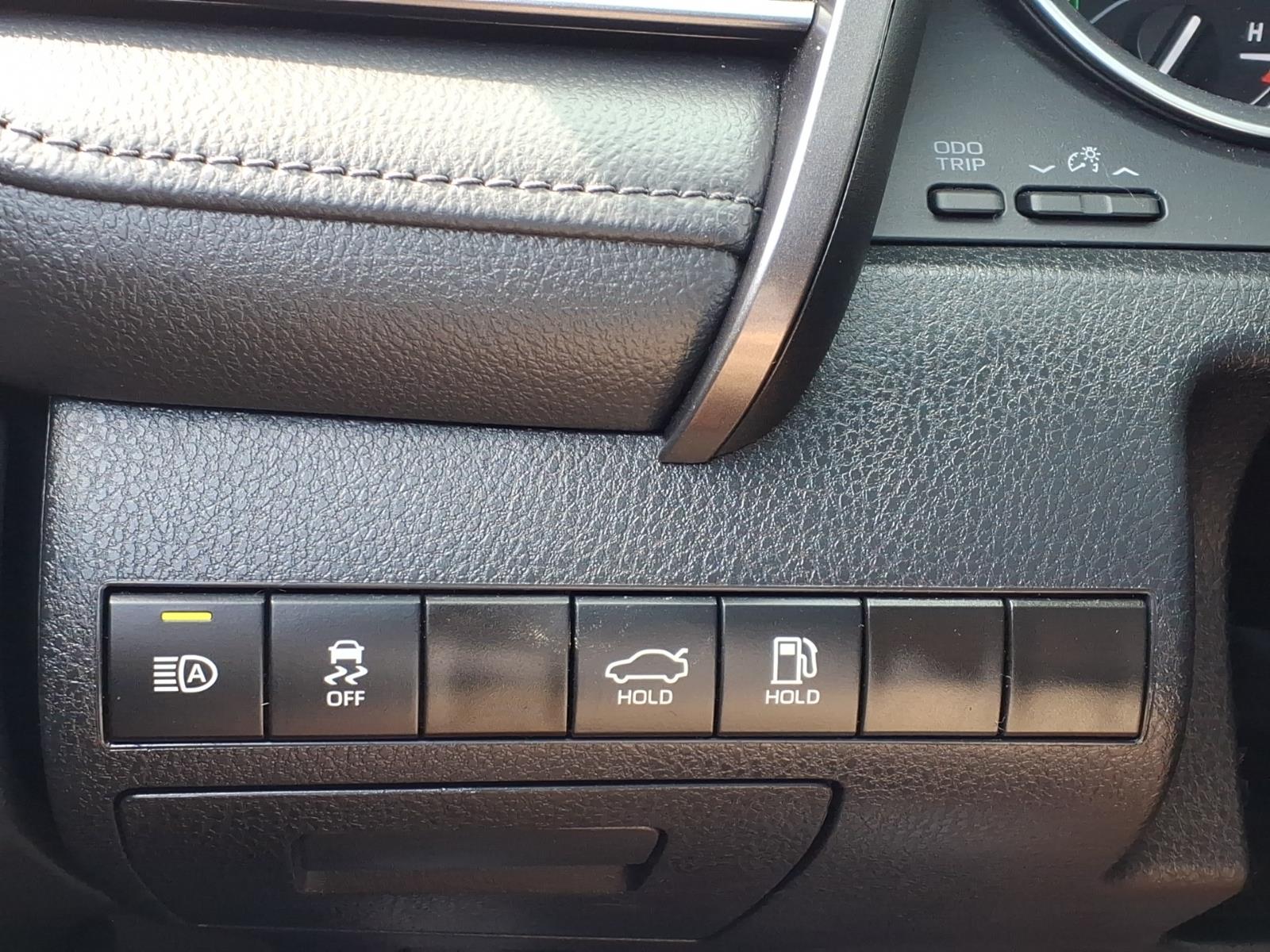 ToyotaCamry Hybrid22