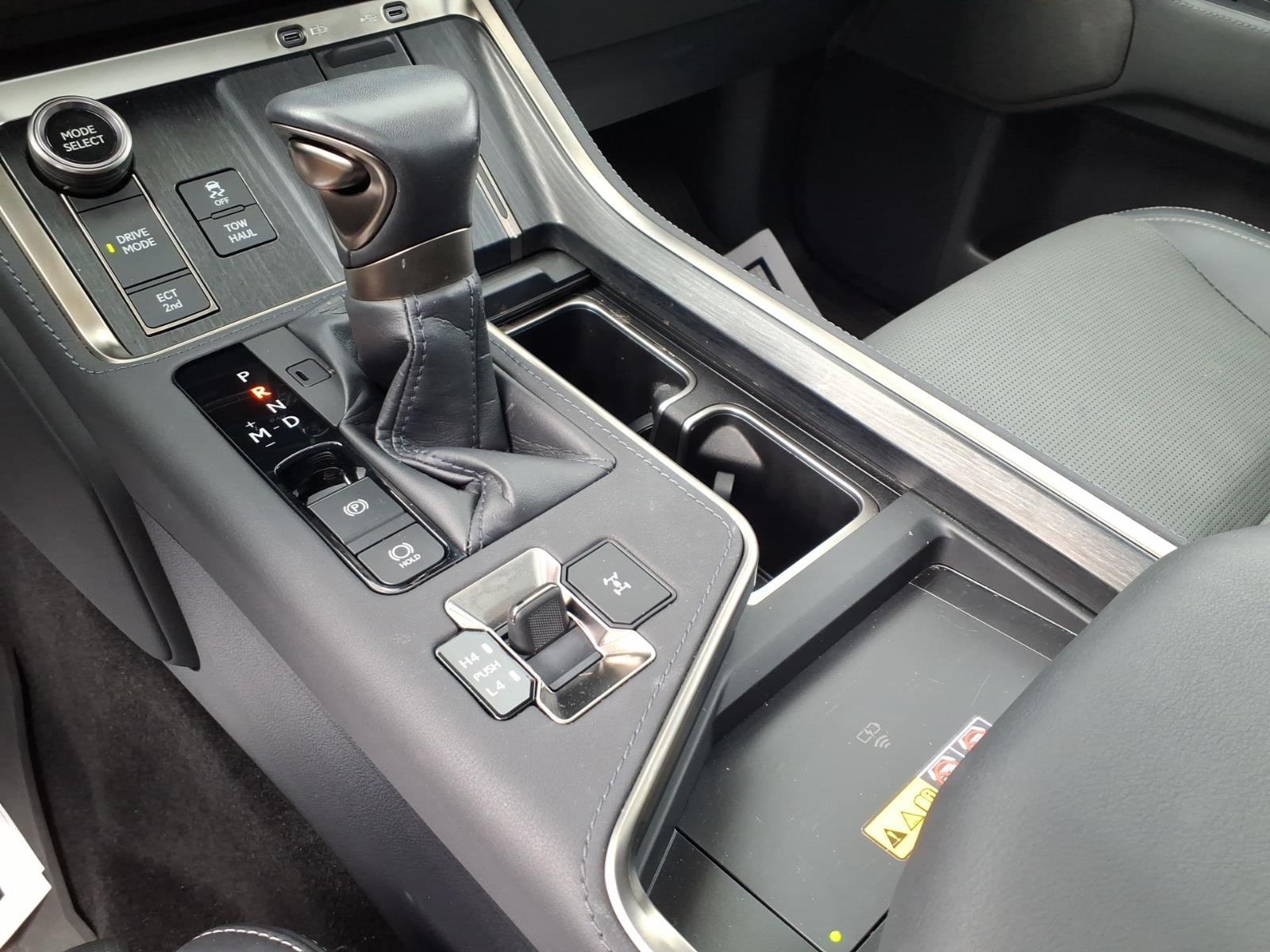 LexusGX 55022