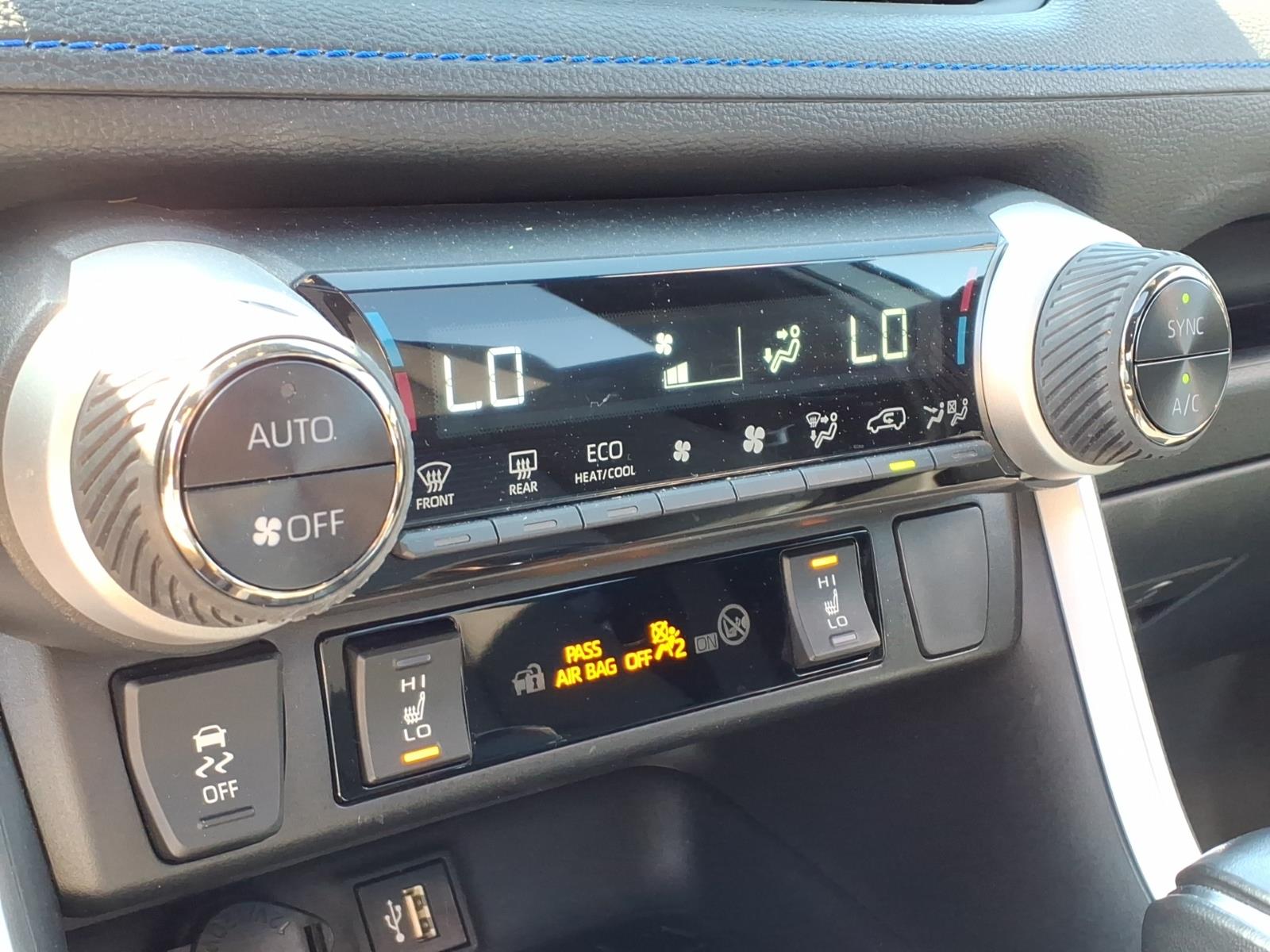 ToyotaRAV4 Hybrid22